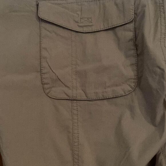 Eddie Bauer Capri pants Color tan size 18 like new - Picture 5 of 5